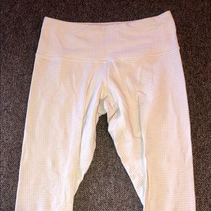 White Lululemon Cropped Leggins